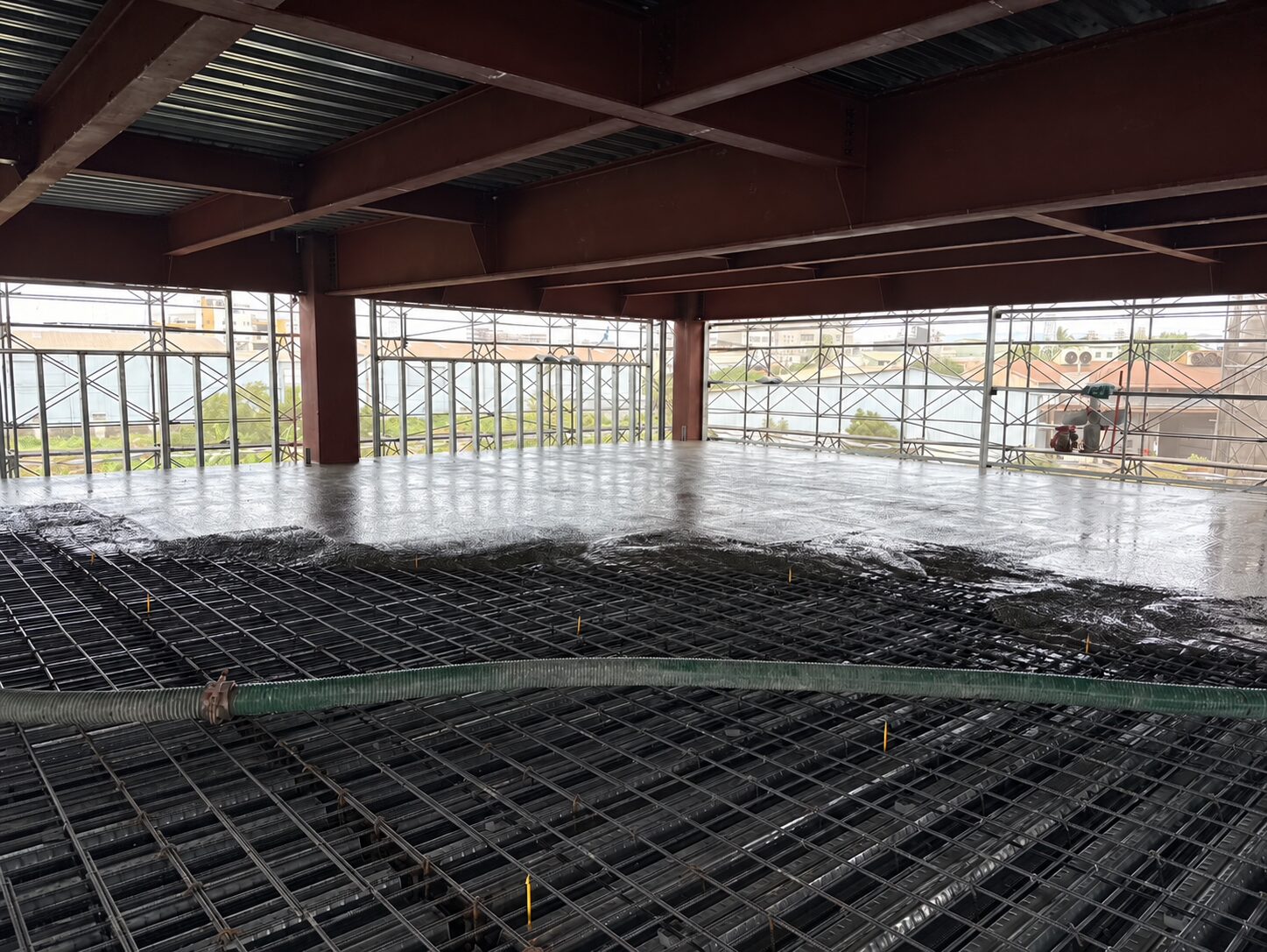 台中太平運動場館新建工程-樓板鋼筋與混凝土施工